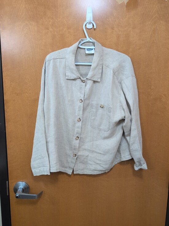Bay Street Clothing Co. Tops - Bay Street Clothing Co Shirt Womens L Beige Long Sleeve Button Up Vintage USA